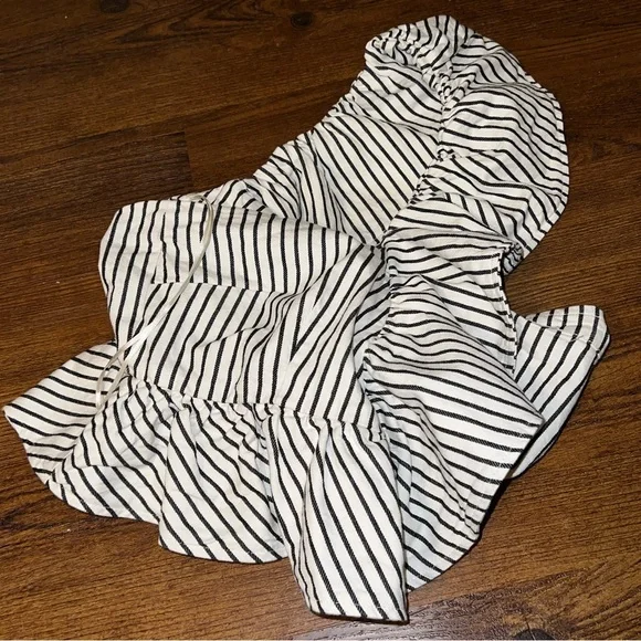 NWT Future Collective Black White Striped One-Shoulder Ruffle Top Size S - Picture 7 of 12